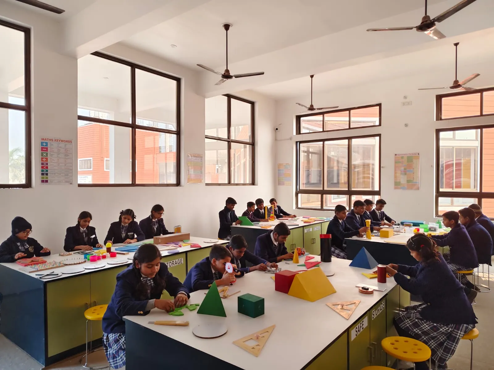 Ballia Education : वरेण्य इंटरनेशनल स्कूल को सीनियर सेकेंडरी की मान्यता बलिया के लिए बड़ी उपलब्धि, खुशी की लहर