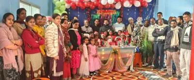 बलिया: क्रिसमस की पूर्व संध्या पर मदर टेरेसा कॉन्वेंट स्कूल में भव्य आयोजन, सांस्कृतिक प्रस्तुतियों से सजा कार्यक्रम