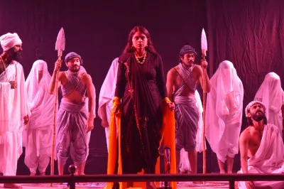 ‘अंधा युग’ के मंचन से संकल्प रंगोत्सव का भव्य आगाज़, बलिया के रंगमंच को मिली नई पहचान