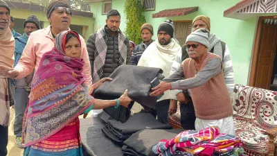 Ballia News: बेटी के छठीआर पर हुई दुआओं की बारिश, जरूरतमंदों में बांटे गए कंबल