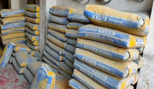 अंबुजा सीमेंट्स लिमिटेड के बोर्ड ने एसीसी लिमिटेड और ओरिएंट सीमेंट लिमिटेड के विलय को दी मंजूरी संपादक का सारांश