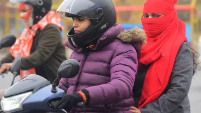 यूपी में कोहरे और शीतलहर का डबल अटैक, विजिबिलिटी शून्य तक गिरी; IMD ने जारी किया ऑरेंज–येलो अलर्ट