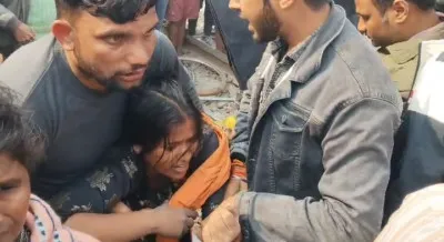 Ballia News : ट्रेन की चपेट में आने से अधेड़ की दर्दनाक मौत