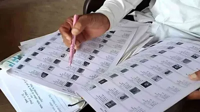 लखनऊ : विधानसभा और लोकसभा में कम मतदान करने वाले शहरी मतदाता अब एसआईआर फॉर्म भरने में भी पीछे, 9 लाख नाम कटने की आशंका