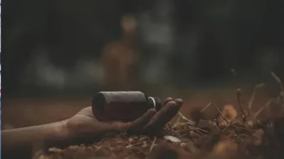 बाराबंकी: प्रेमी की बेवफाई से आहत युवती ने जहर खाकर दी जान देने की कोशिश, हालत गंभीर