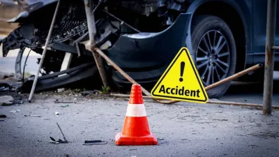 बस्ती में भीषण सड़क हादसा: अजमेर शरीफ जा रही तीर्थयात्रियों की बस ट्रक से भिड़ी, चार की मौत