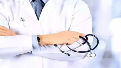 एमबीबीएस की फर्जी डिग्री लगाकर नौकरी कर रहा था डॉक्टर अभिनव सिंह, मां की मौत का बहाना बनाकर दिया इस्तीफा, ऐसे खुली पूरी पोल