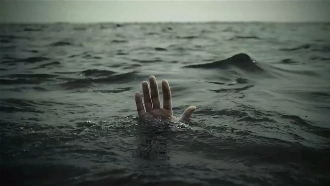 बलिया में दर्दनाक हादसा: पैर फिसलने से गड्ढे में डूबा मासूम, गांव में शोक