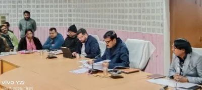 बलिया डीएम ने ग्रीनफील्ड एक्सप्रेसवे व NH-27बी की प्रगति परखी, लापरवाही पर ठेकेदार के खिलाफ FIR के निर्देश