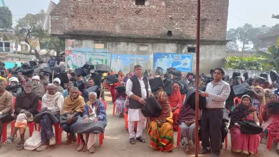 Ballia News : माता-पिता की स्मृति में पुत्र ने 400 जरूरतमंदों को ओढ़ाया कंबल