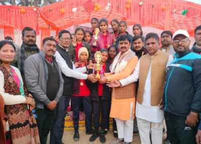 बलिया बेसिक की जनपदीय क्रीड़ा प्रतियोगिता में नगरा बना ‘ओवरऑल चैंपियन’, मनियर दूसरे और गड़वार तीसरे स्थान पर