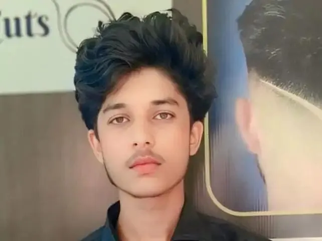 पीलीभीत: तेज रफ्तार ब्रेजा ने दो दोस्तों को कुचला, एक की मौत; दूसरा गंभीर, हायर सेंटर रेफर