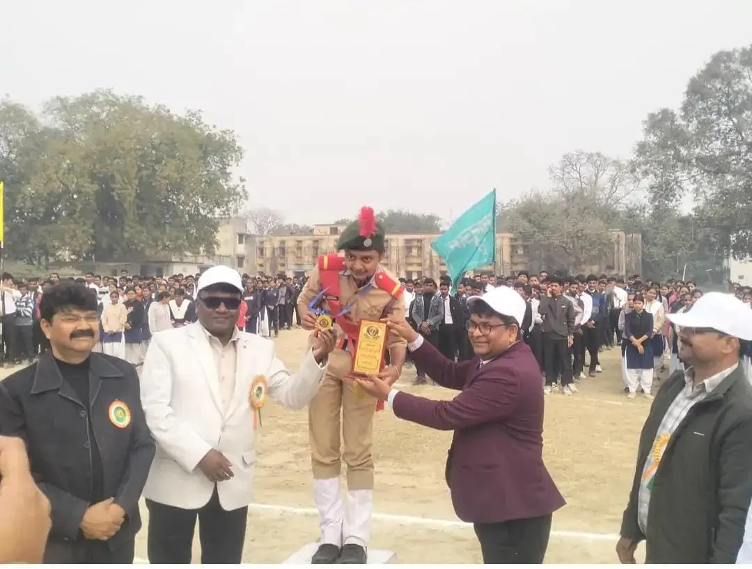 आजमगढ़ में तीन दिवसीय खेल प्रतियोगिता का शुभारंभ, एडीएम बोले—दुनिया के अधिकांश अमीर इंजीनियर ही बने