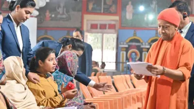 जनता दर्शन में बोले योगी: घबराइए मत, हर समस्या का होगा समाधान