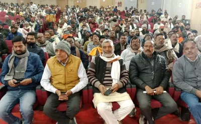 प्रधानों और कोटेदारों के साथ बलिया डीएम की बड़ी बैठक, इन बिंदुओं पर दिए सख्त निर्देश