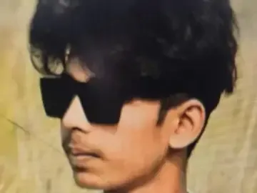 बलिया में भीषण सड़क हादसा: बाइक सवार छात्र की मौत, दो अन्य छात्र घायल