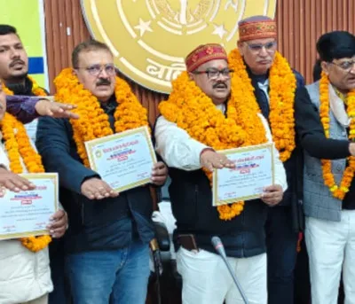 बलिया विकास भवन कर्मचारी महासंघ: द्विवार्षिक अधिवेशन में नवनिर्वाचित पदाधिकारियों ने ली पद व गोपनीयता की शपथ