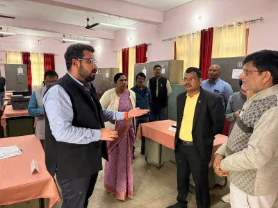 बलिया में चेतावनी के बाद भी कमियां बरकरार, CDO ने चार कर्मचारियों का वेतन रोका