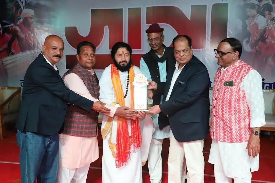 आदिवासी समाज के उत्थान में योगदान के लिए डॉ. अतुल मलिकराम सम्मानित