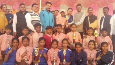बलिया में पीएमश्री विद्यालयों की जनपदीय खेलकूद प्रतियोगिता, नरहीं नंबर एक बना ओवरऑल चैंपियन