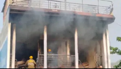 बलिया में भीषण आग : मां-बेटे की जिंदा जलकर मौत, पति घायल