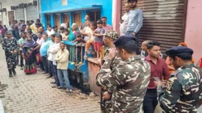 Maharajganj News : पारिवारिक कलह का खौफनाक अंत, पति ने दो बच्चों के साथ लगाई फांसी