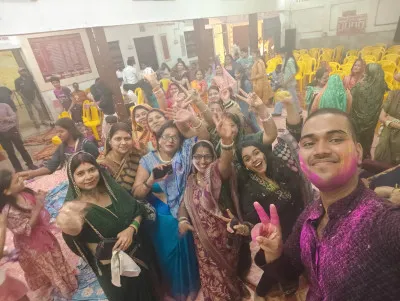 बरनवाल सेवा समिति का होली मिलन समारोह प्रेम और सौहार्द्र के माहौल में संपन्न