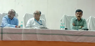 Ballia News : ‘नो आयुष्मान-नो अनाज’ व्यवस्था लागू, कार्ड बनाने में तेजी के निर्देश