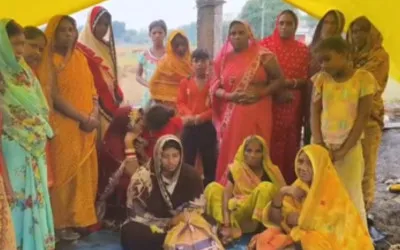 बलिया में आग का कहर : बेटी की शादी का सामान और नगदी जलकर राख, किशोरी झुलसी