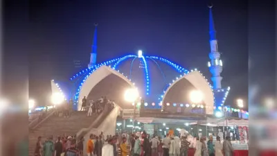 Bareilly News : उर्से ताजुश्शरिया का आगाज, परचम कुशाई के जुलूस के साथ पहुंचे अकीदतमंद