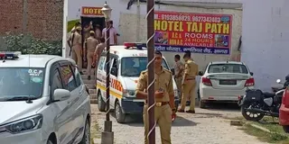 होटल में प्रेमिका ने प्रेमी की गला रेतकर हत्या, गिरफ्तार