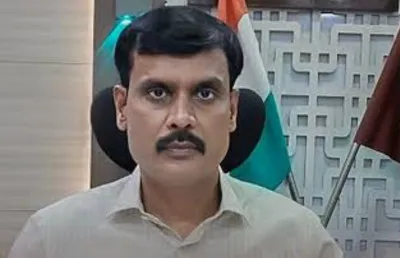 Ballia News : गंगा-सरयू घाटों पर नाव सुरक्षा को लेकर डीएम सख्त, बिना पंजीकरण नाव संचालन पर रोक