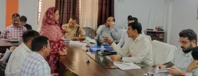 संपूर्ण समाधान दिवस में डीएम सख्त, लापरवाही पर लेखपाल और कानूनगो के खिलाफ कार्रवाई