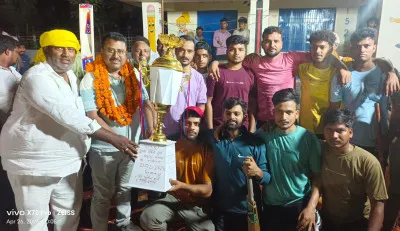 Ballia News : शार्ट बाउंड्री नाइट क्रिकेट प्रतियोगिता में धरहरा बनी विजेता, जीराबस्ती रही उपविजेता