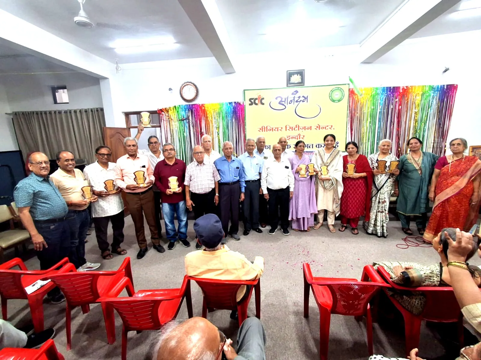 आनंदम सीनियर सिटीज़न सेंटर में कैरम प्रतियोगिता का उत्साहपूर्ण समापन