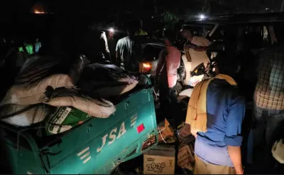 बलिया में सड़क हादसे: स्कॉर्पियो-ई-रिक्शा टक्कर में 5 घायल, भीमपुरा में बाइक सवार युवक की मौत