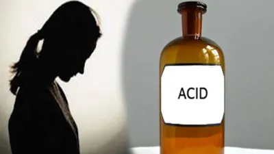 बरेली में शादी का दबाव बनाने का आरोप, युवती ने तेजाब पिया; तीन पर मुकदमा
