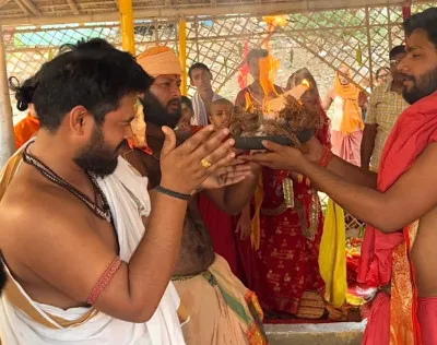 बलिया में ‘भृगु काशी’ की परिकल्पना साकार, श्री लक्ष्मी नारायण महायज्ञ में बह रही अध्यात्म की अविरल धारा