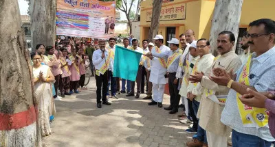 बेलहरी में निकली स्कूल चलो रैली : बच्चों ने नारों से जगाई शिक्षा की अलख