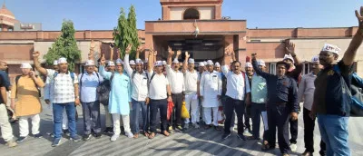 TET अनिवार्यता के खिलाफ बलिया के शिक्षकों का दिल्ली कूच, रामलीला मैदान में होगा प्रदर्शन