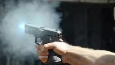 मथुरा : BJP नेता के घर गोलीबारी मामले में दो आरोपी गिरफ्तार, मुठभेड़ में एक घायल