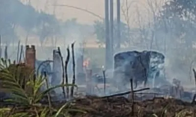 बलिया में आग लगने से 30 से अधिक झोपड़ियां जलीं, चार लोग झुलसे