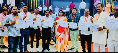 NMMS परीक्षा में उत्कृष्ट प्रदर्शन पर बलिया के 8 शिक्षक लखनऊ में सम्मानित, प्रतिमा उपाध्याय को भी मिला विशेष सम्मान