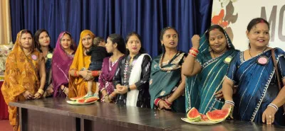 बलिया : मनःस्थली एजुकेशन सेंटर में मदर्स डे पर भावनात्मक कार्यक्रम, माताओं का हुआ सम्मान