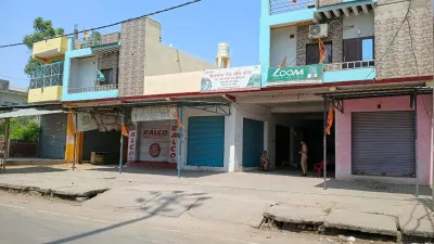 Pilibhit News : व्यापारी हत्याकांड से बिलसंडा में आक्रोश, 24 घंटे में खुलासे की मांग