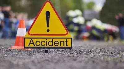 UP: शाहजहांपुर में भीषण सड़क हादसा, डंपर-ऑटो की टक्कर में तीन की मौत