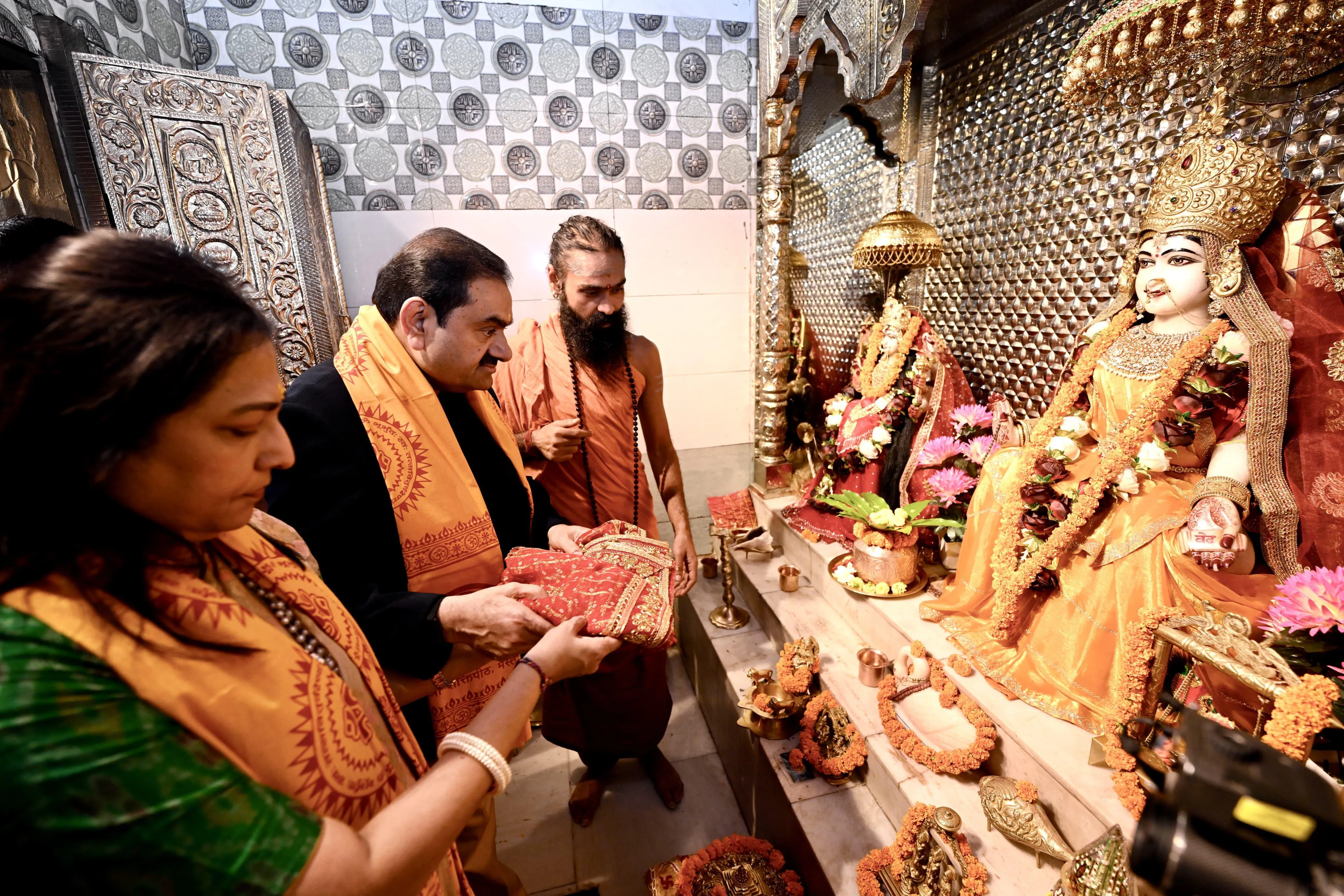बिहार में 150 करोड़ की नेत्र चिकित्सा पहल शुरू, गौतम अदाणी ने देशभर के लिए 500 करोड़ का किया संकल्प