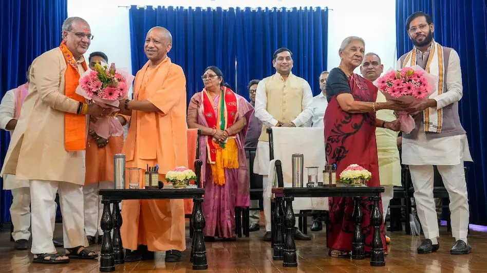UP Cabinet Expansion: यूपी मंत्रिमंडल में विभागों का बंटवारा, नए मंत्रियों को मिली अहम जिम्मेदारियां