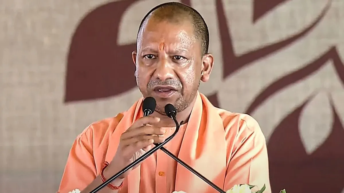 सड़कों पर नमाज की इजाजत नहीं, कानून सबके लिए समान : सीएम योगी