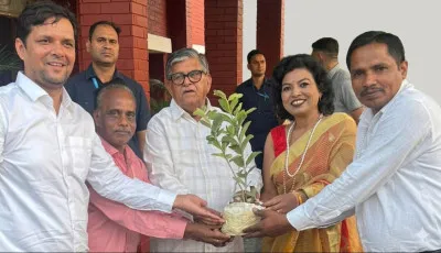 राजभवन में गूंजी बलिया की पर्यावरण मुहिम, राज्यपाल को सौंपा ‘एक वाहन–एक पौधा’ का प्रस्ताव
